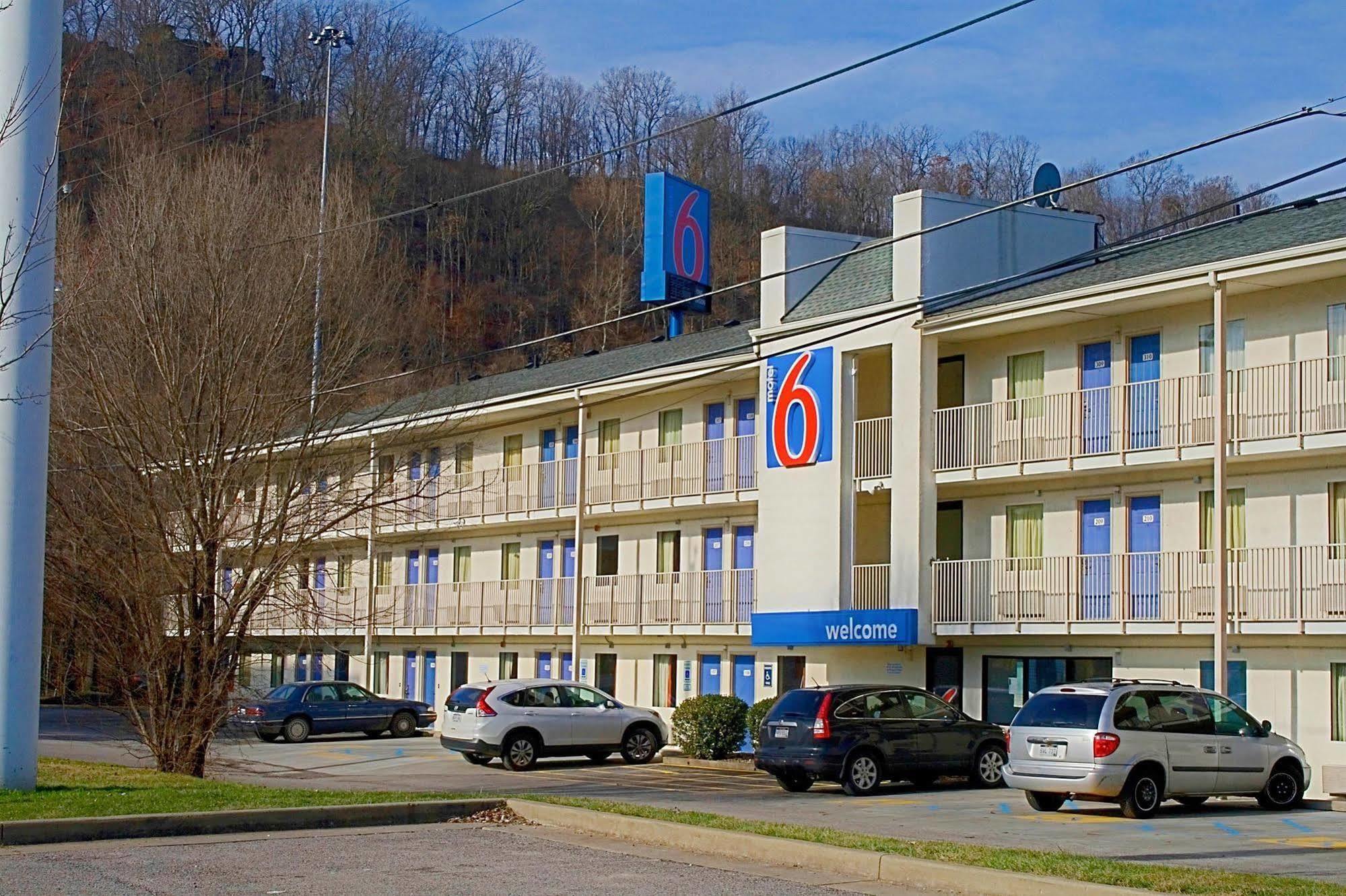 Days Inn By Wyndham Charleston Wv Esterno foto