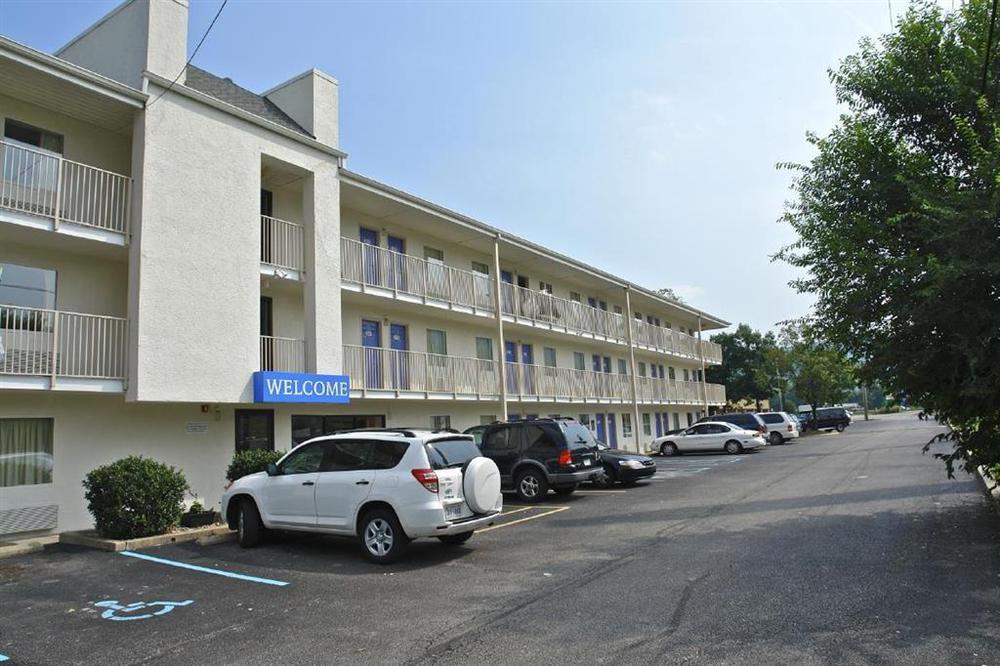 Days Inn By Wyndham Charleston Wv Amenities foto